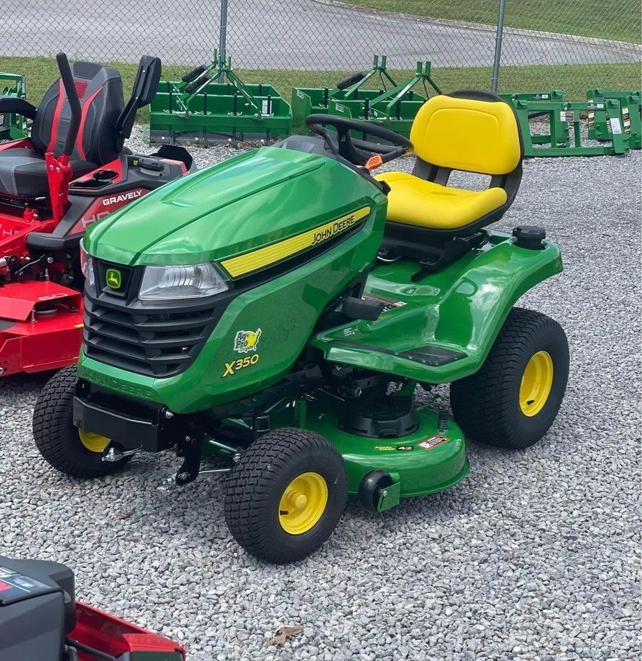 John Deere X350 Kompaktie traktori