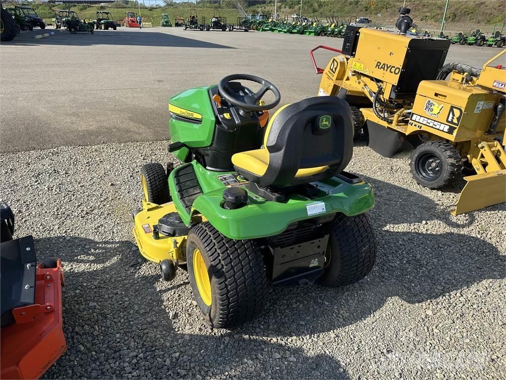 John Deere x380 Kompaktie traktori