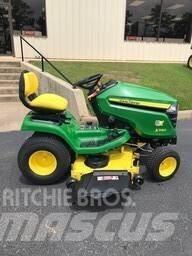 John Deere X380 Kompaktie traktori