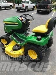 John Deere X380 Kompaktie traktori