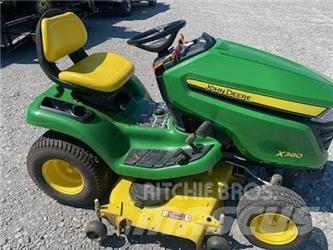 John Deere X380 Kompaktie traktori