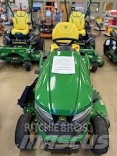 John Deere X390 Kompaktie traktori