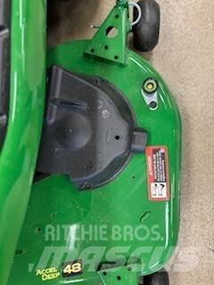 John Deere X390 Kompaktie traktori