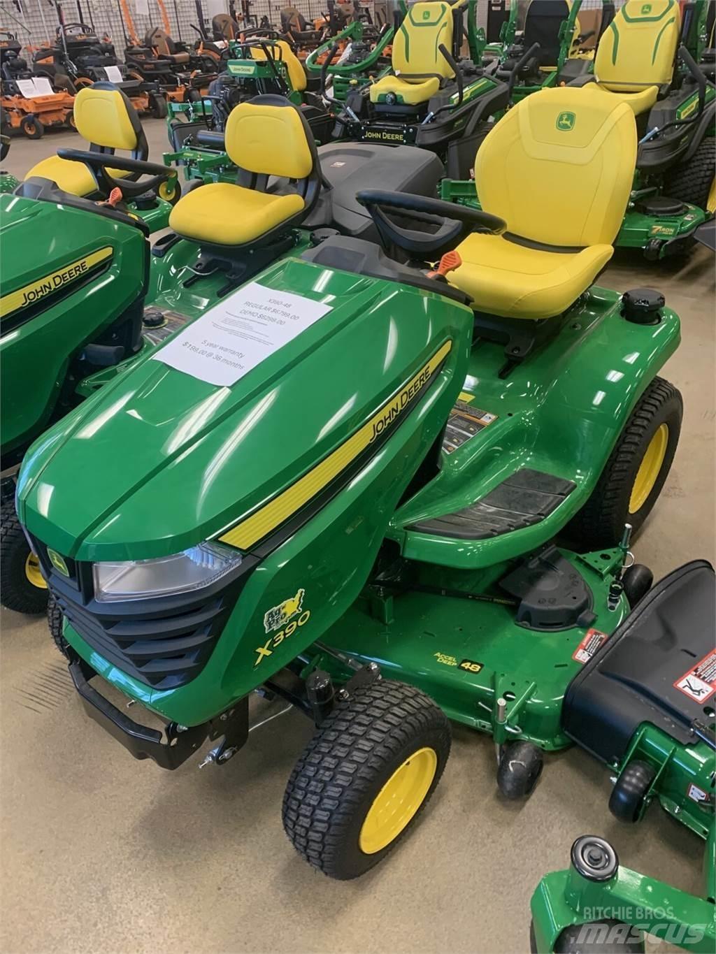 John Deere X390 Kompaktie traktori