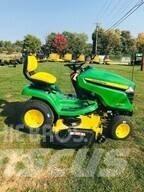 John Deere X390 Kompaktie traktori