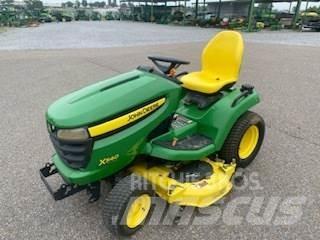 John Deere X540 Kompaktie traktori