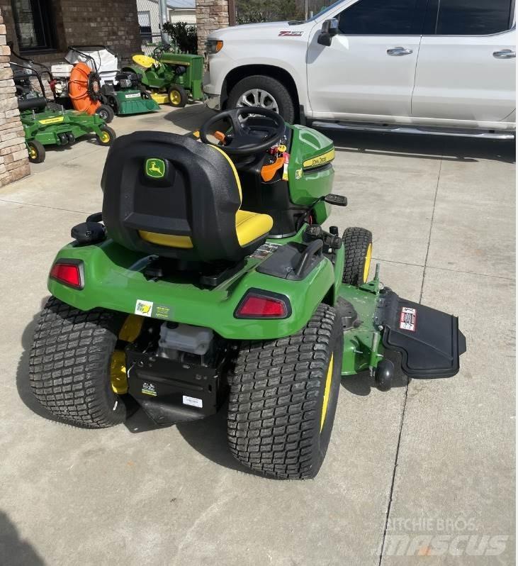John Deere X570 Kompaktie traktori