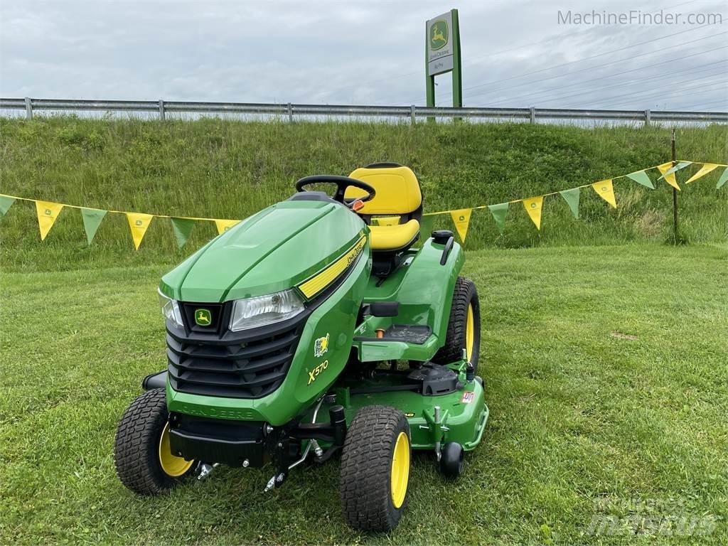 John Deere x570 Kompaktie traktori