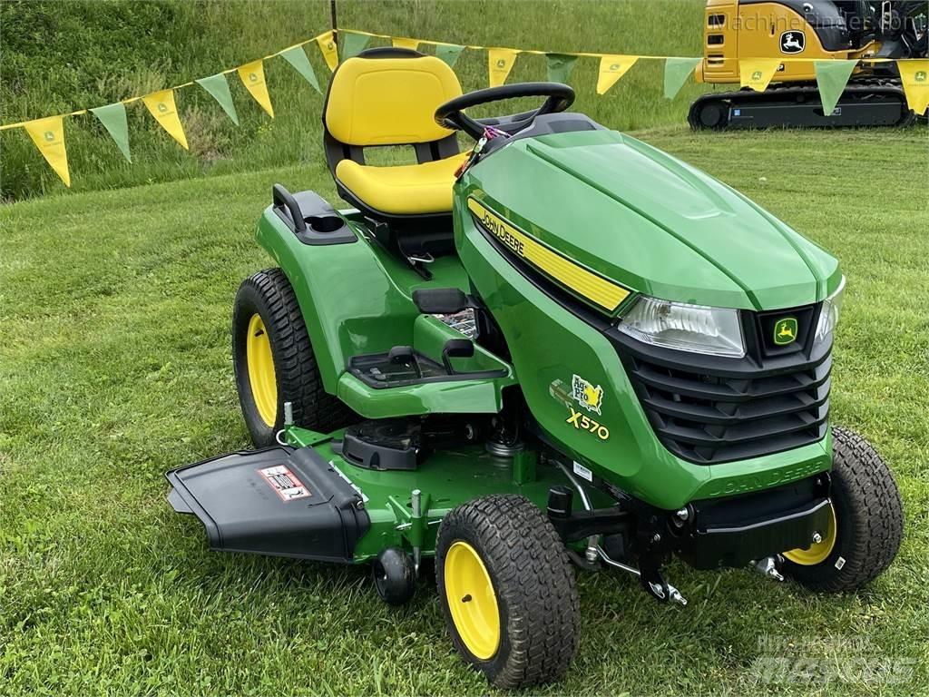 John Deere x570 Kompaktie traktori