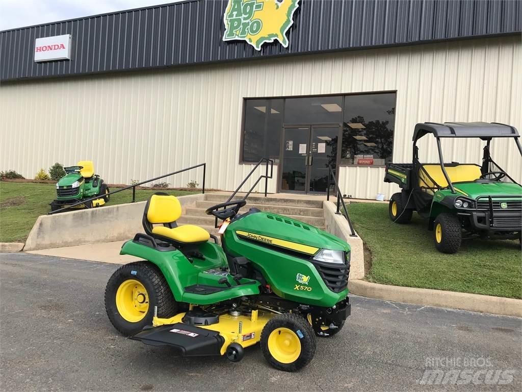 John Deere X570 Kompaktie traktori