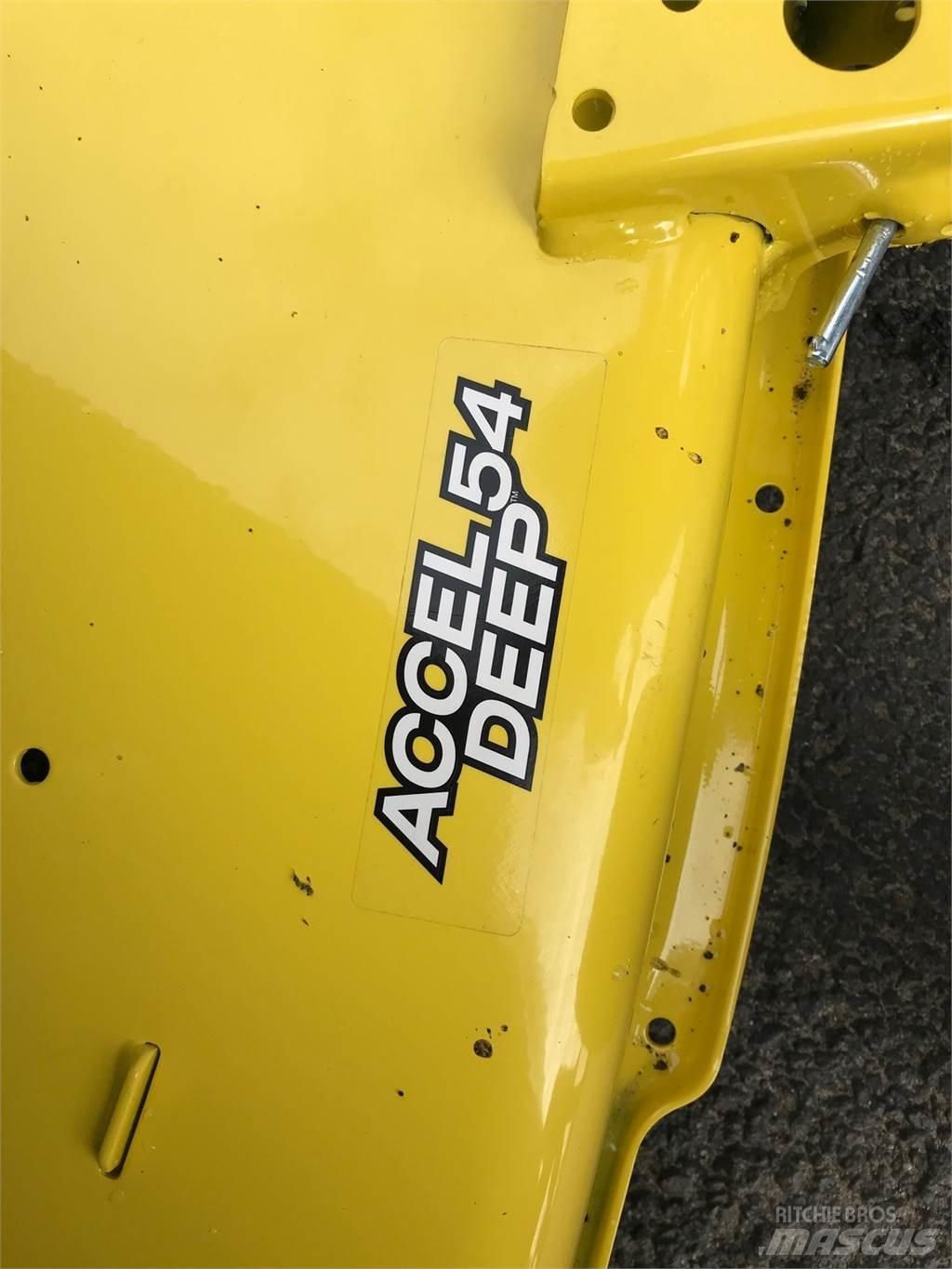 John Deere X570 Kompaktie traktori