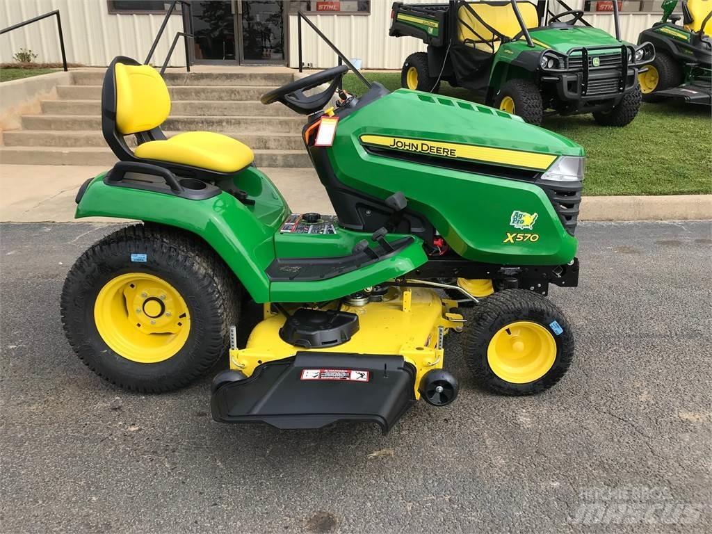 John Deere X570 Kompaktie traktori
