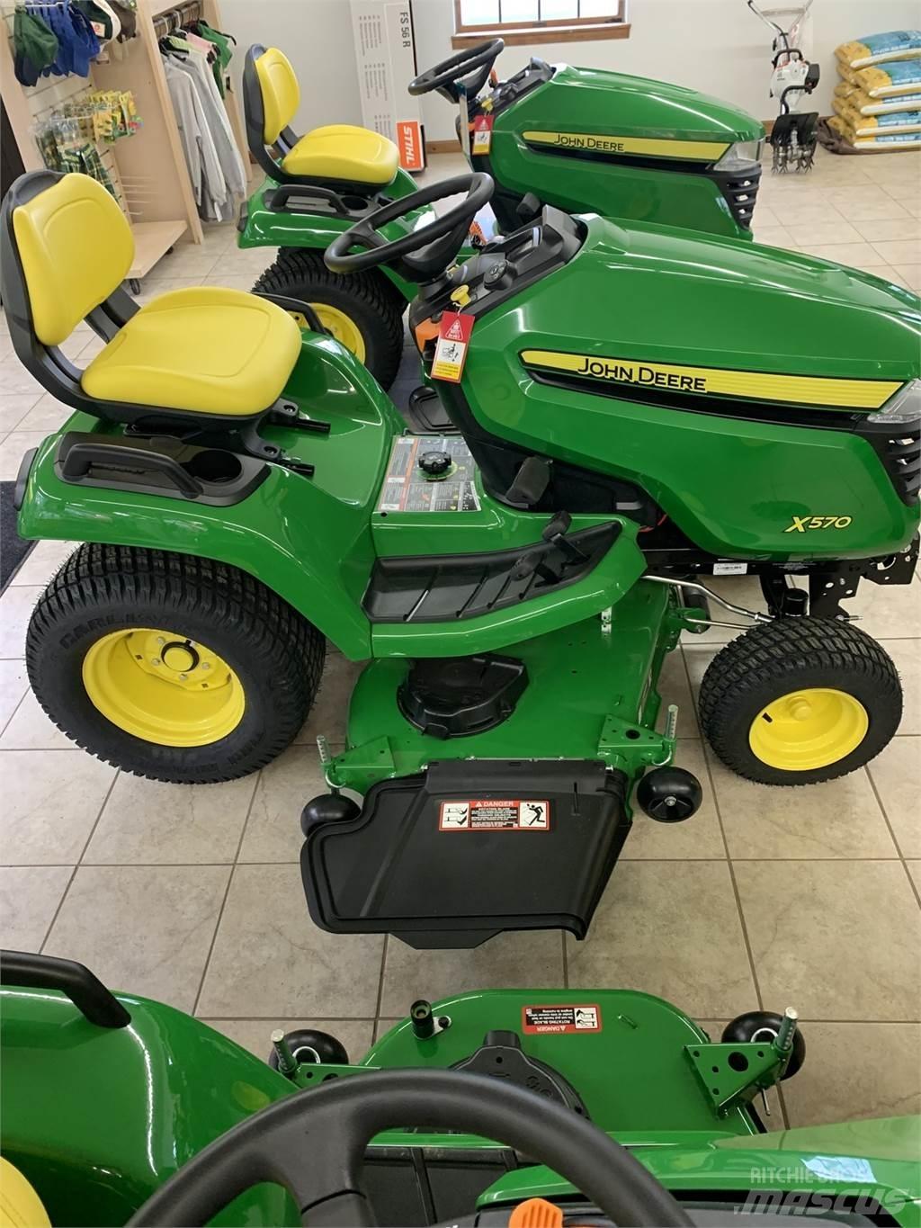 John Deere X570 Kompaktie traktori