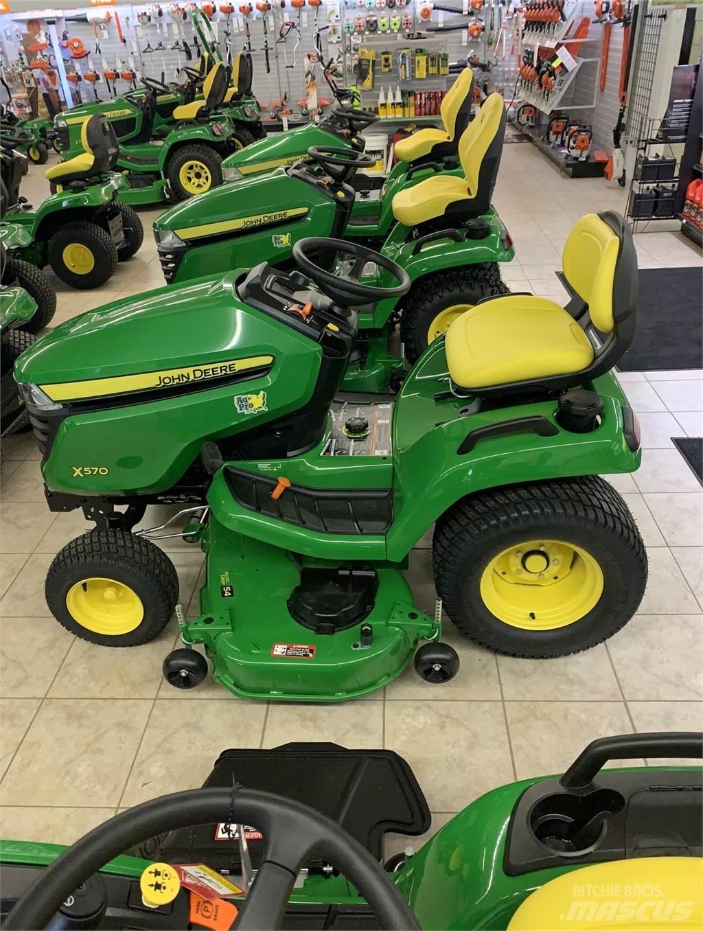John Deere X570 Kompaktie traktori