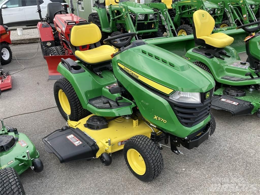 John Deere X570 Kompaktie traktori