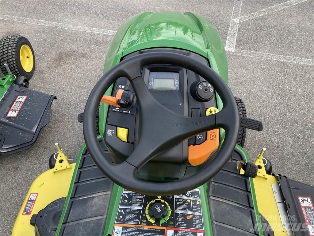 John Deere X570 Kompaktie traktori