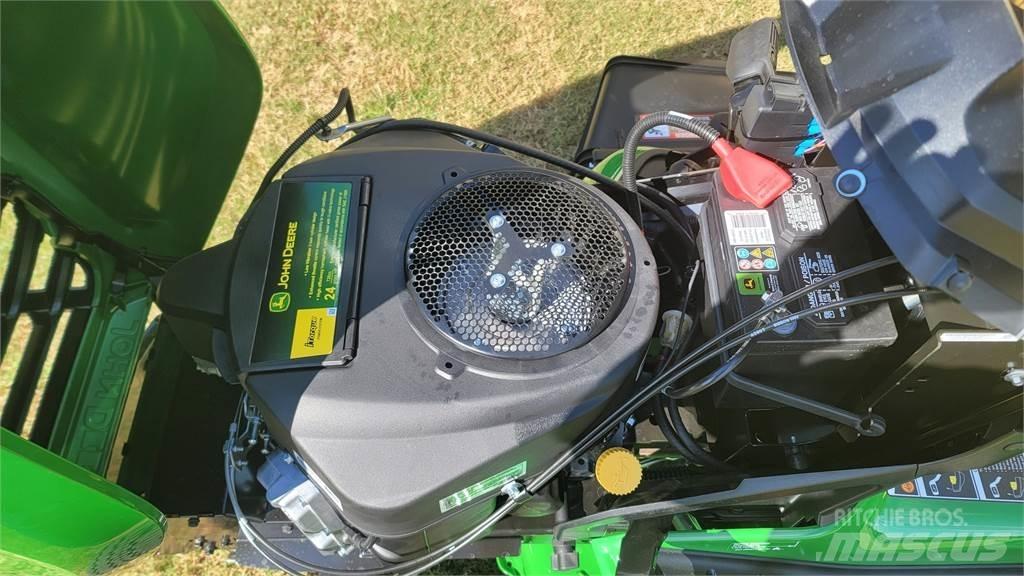 John Deere X570 Kompaktie traktori