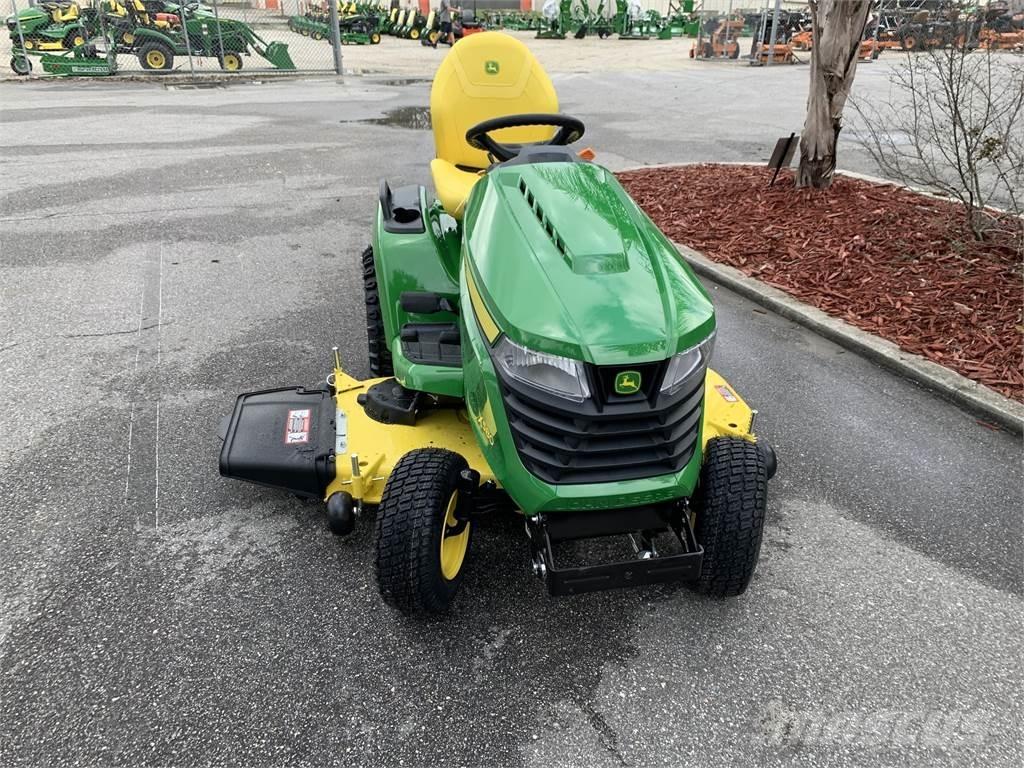 John Deere X580 Kompaktie traktori