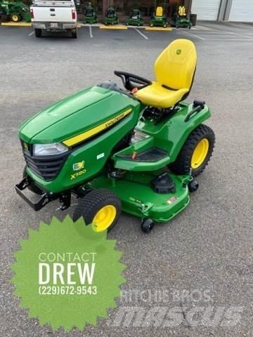 John Deere X580 Kompaktie traktori