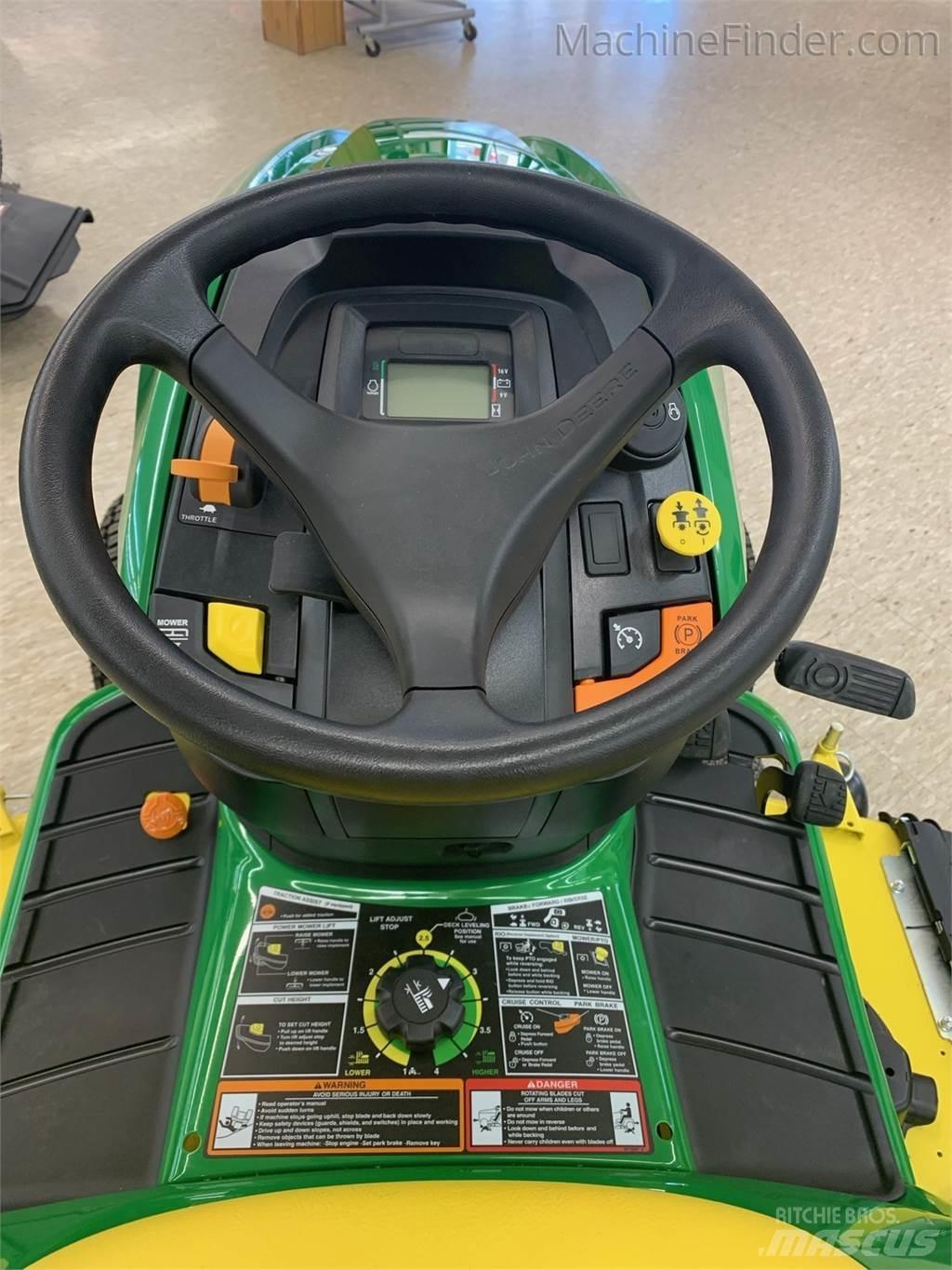John Deere X590 Kompaktie traktori
