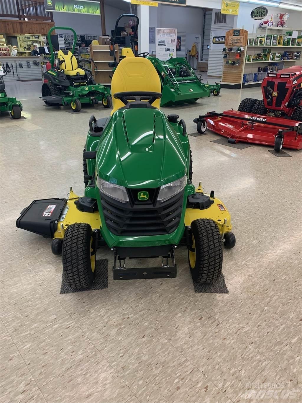 John Deere X590 Kompaktie traktori