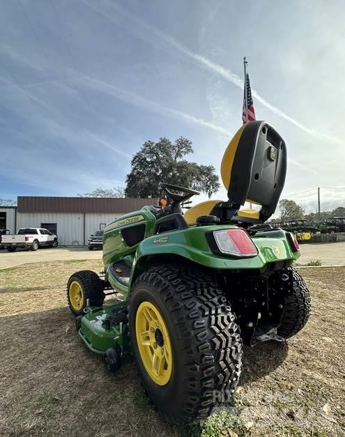 John Deere X739 Kompaktie traktori