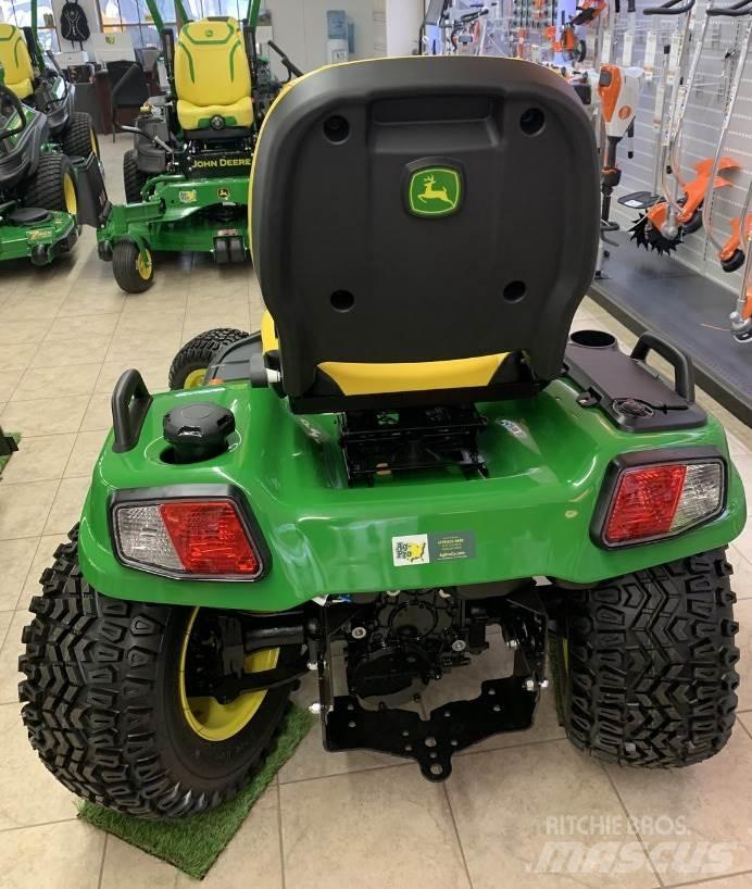 John Deere X739 Kompaktie traktori