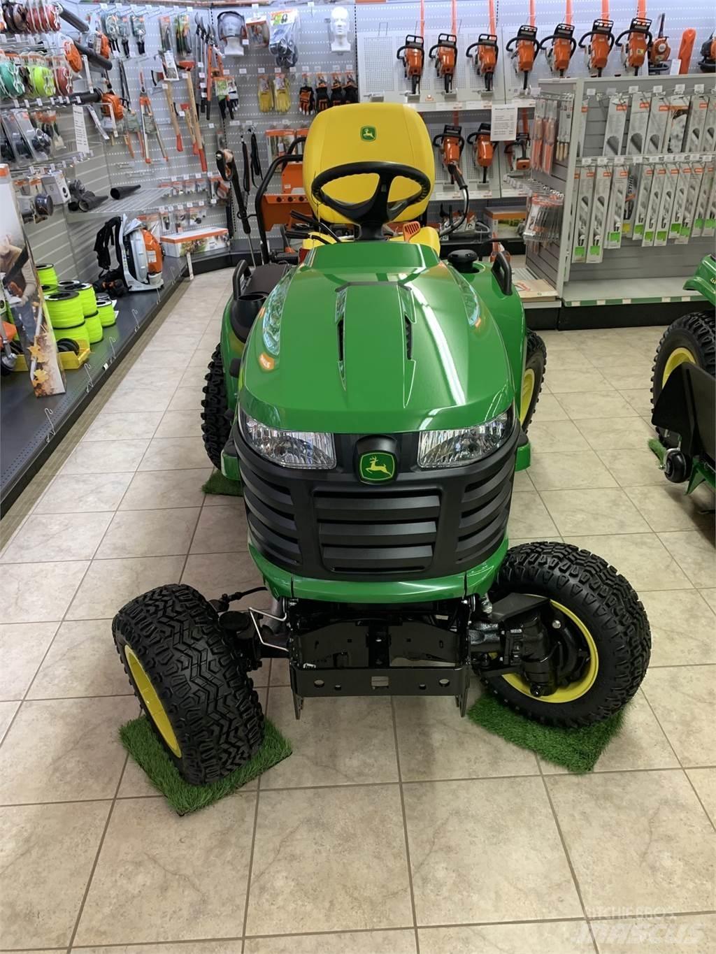 John Deere X739 Kompaktie traktori