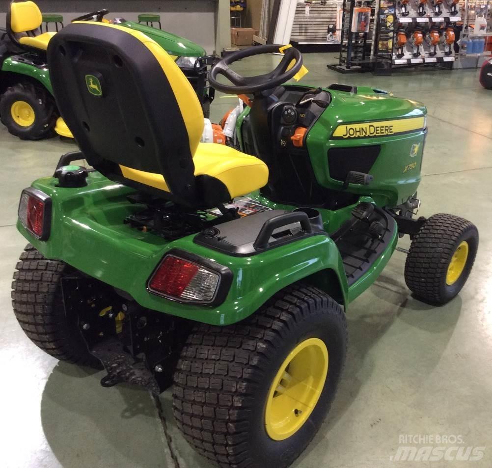 John Deere X750 Kompaktie traktori