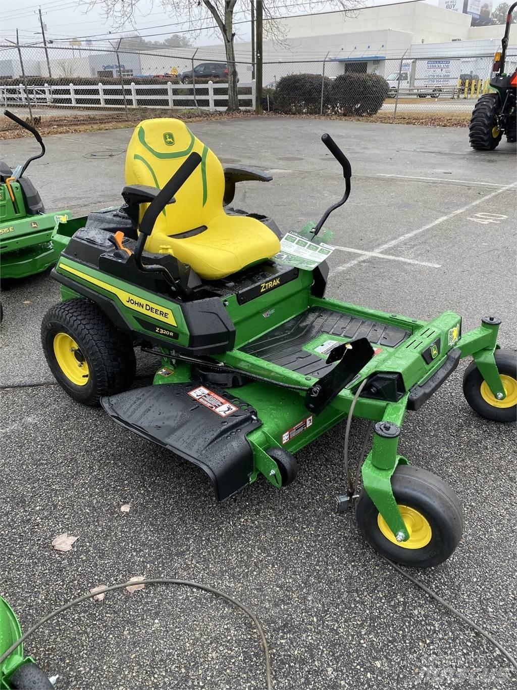 John Deere Z320R Nulles pagrieziena zāles pļāvēji
