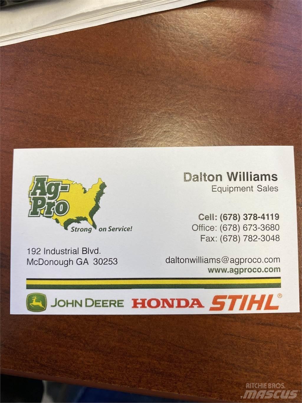 John Deere Z320R Nulles pagrieziena zāles pļāvēji