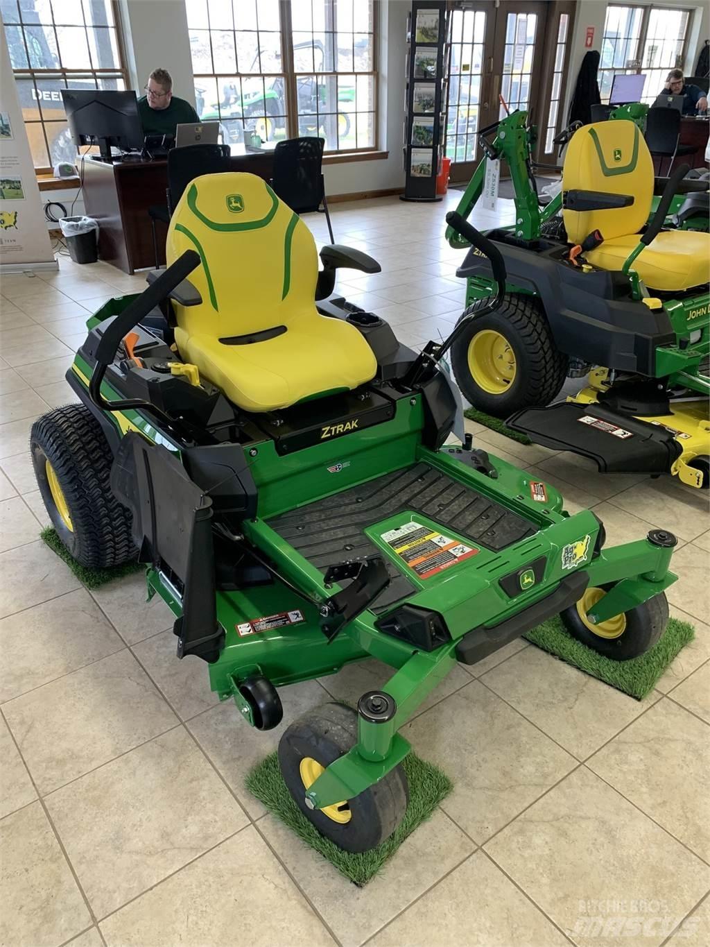 John Deere Z330R Nulles pagrieziena zāles pļāvēji
