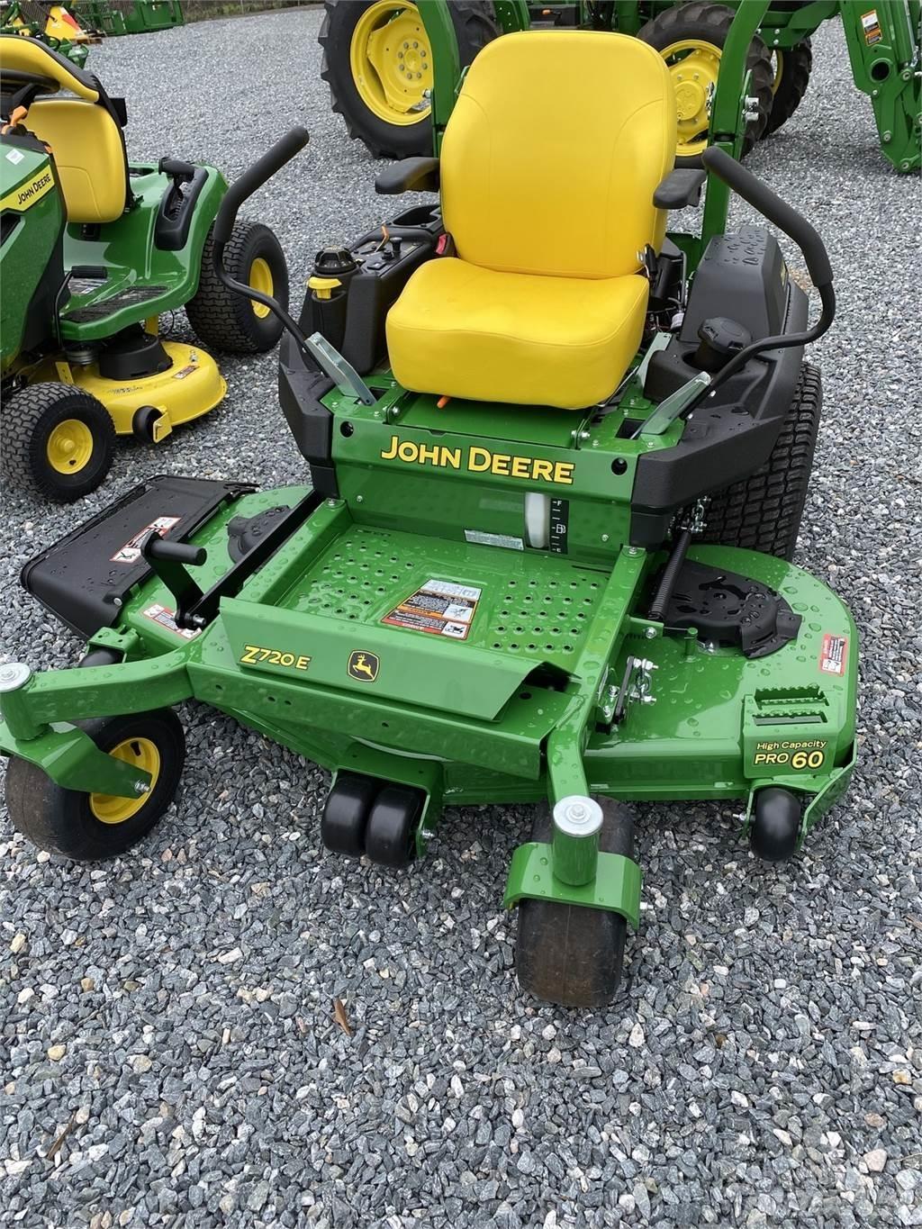 John Deere Z720E Nulles pagrieziena zāles pļāvēji