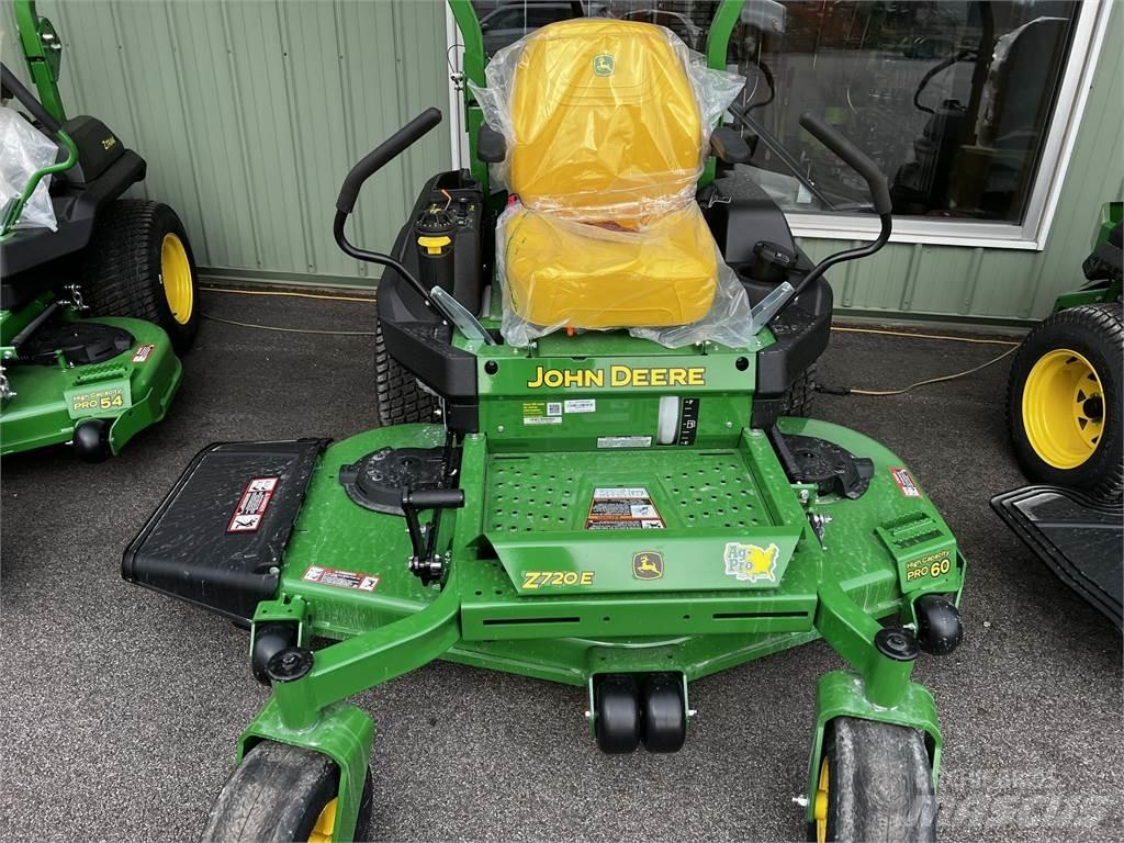 John Deere Z720E Nulles pagrieziena zāles pļāvēji