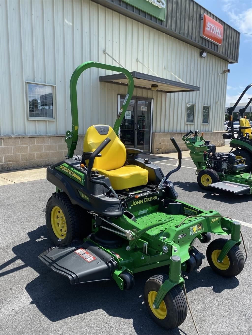 John Deere Z920M Nulles pagrieziena zāles pļāvēji