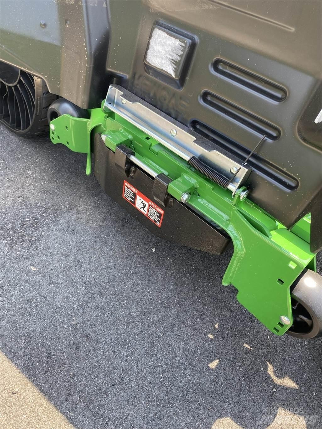 John Deere Z950M Nulles pagrieziena zāles pļāvēji