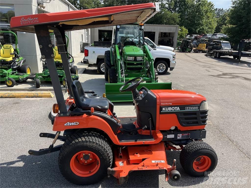 Kubota BX2200 Kompaktie traktori