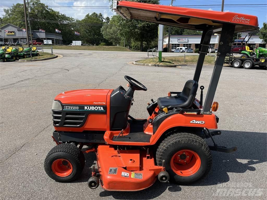 Kubota BX2200 Kompaktie traktori