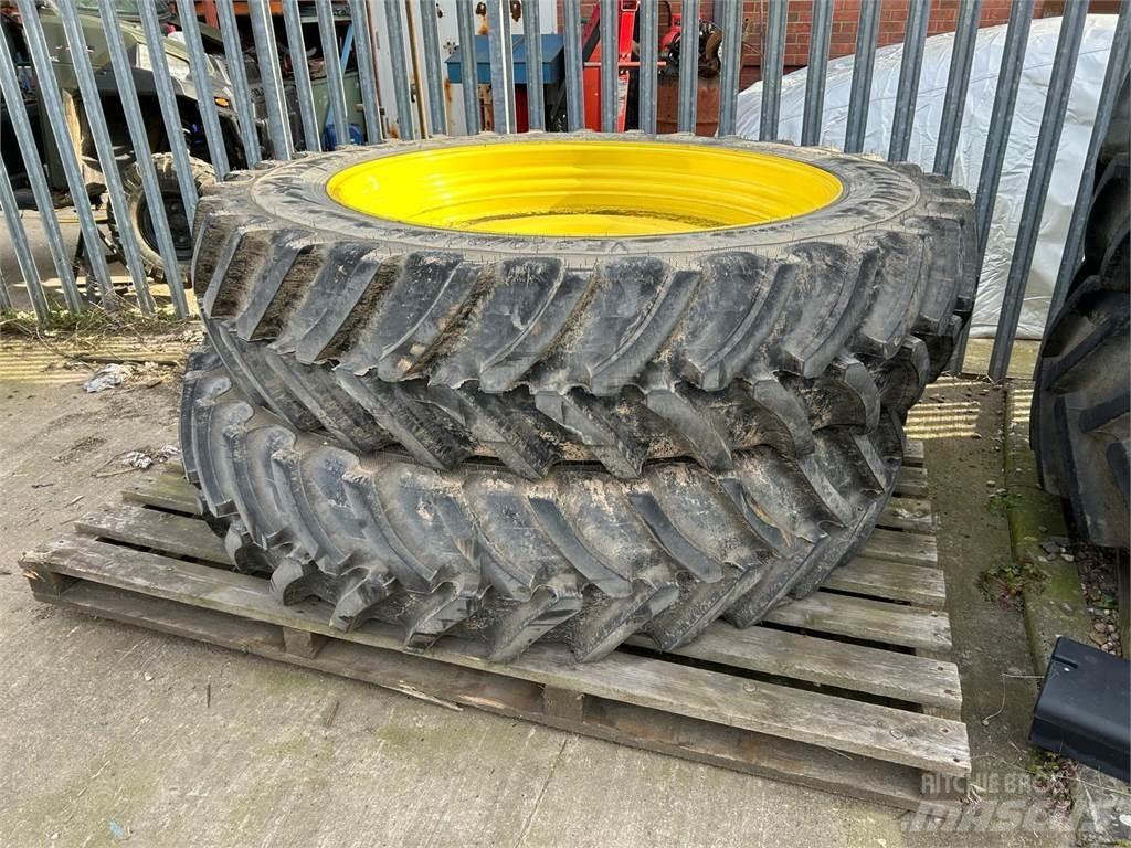  Row Crop Tyres Riepas, riteņi un diski