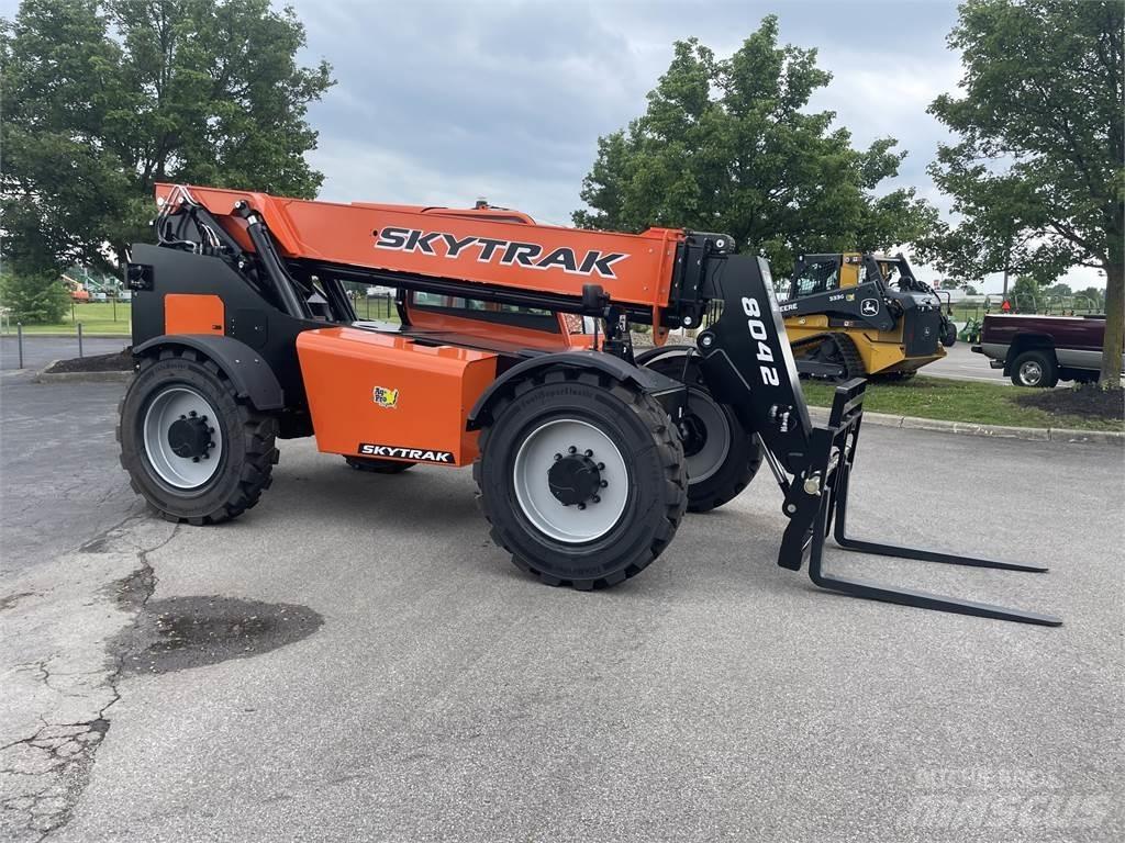 SkyTrak 8042 Teleskopiskie manipulatori