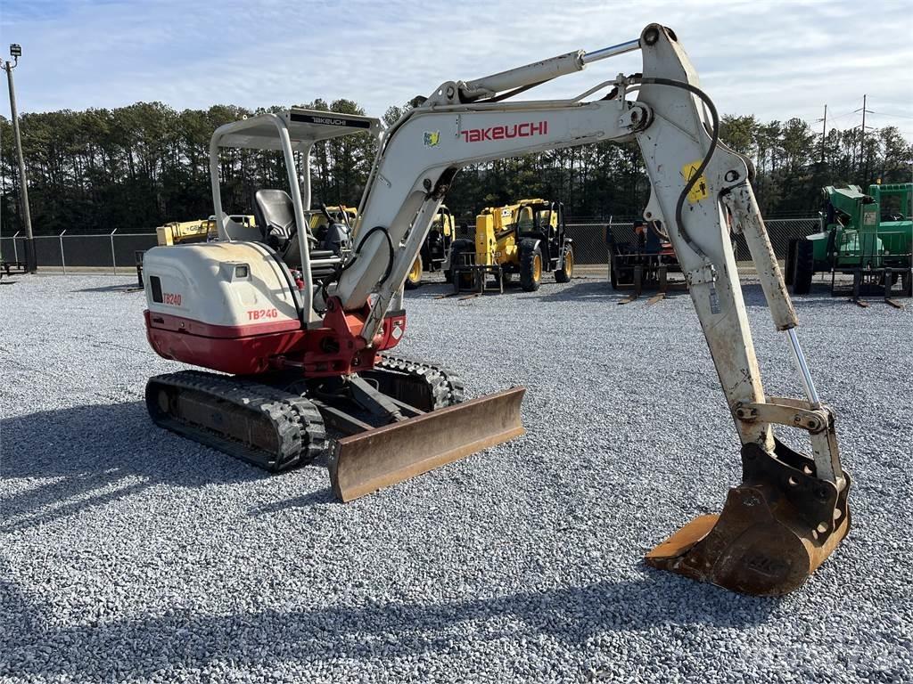 Takeuchi TB240 Kāpurķēžu ekskavatori