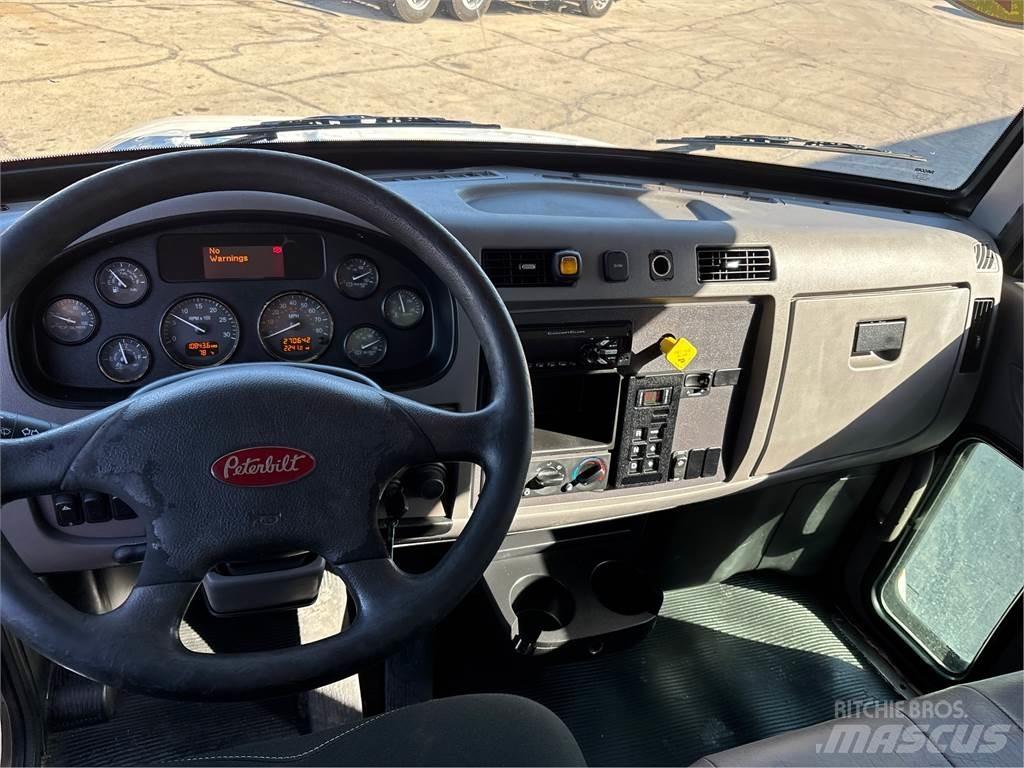 Peterbilt 337 Furgons