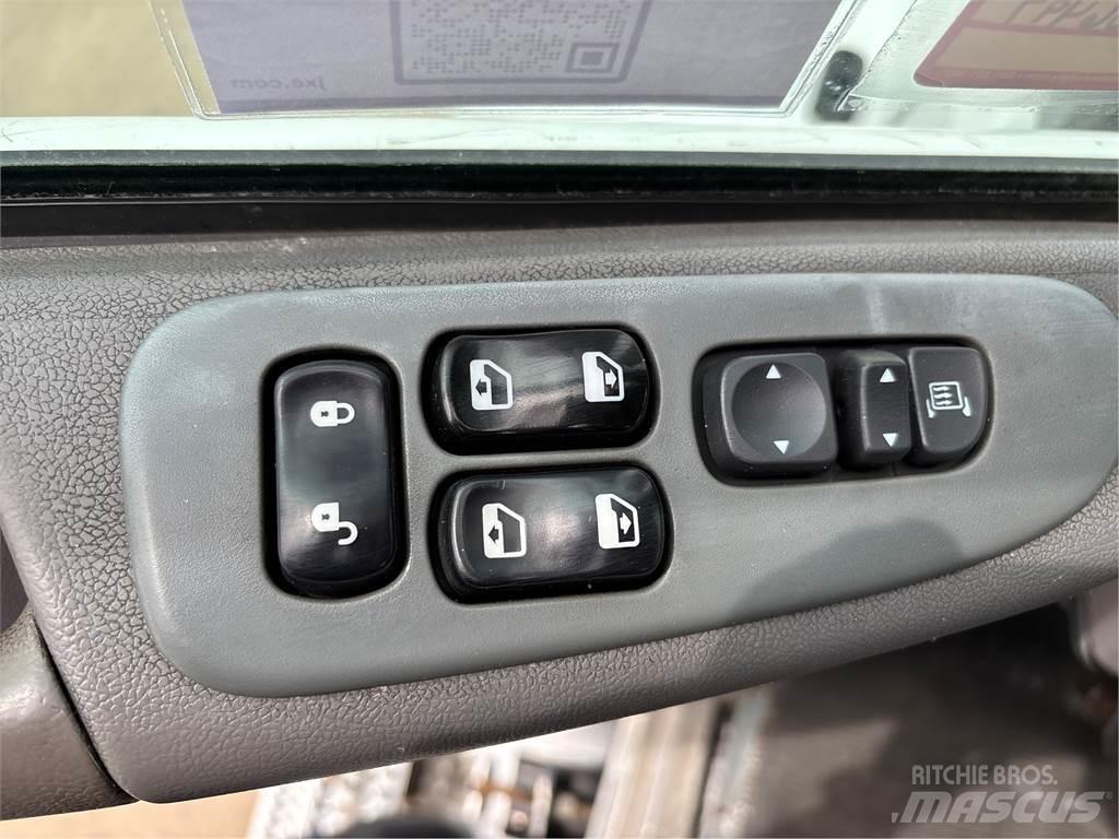 Peterbilt 337 Šasija ar kabīni