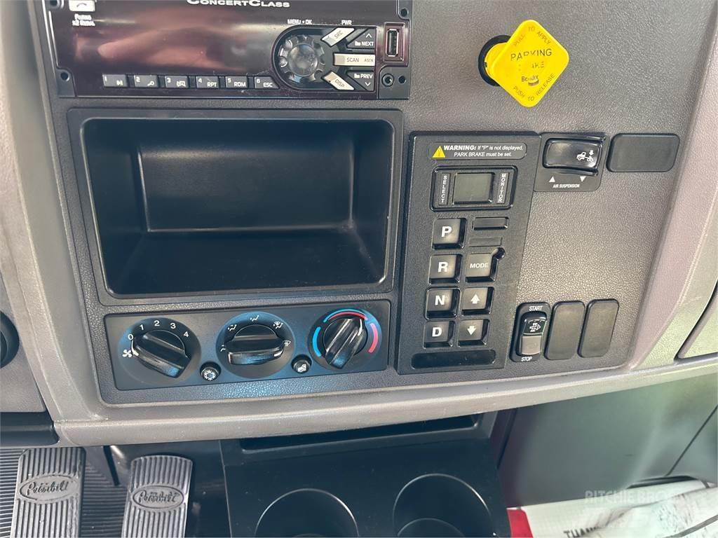 Peterbilt 337 Furgons