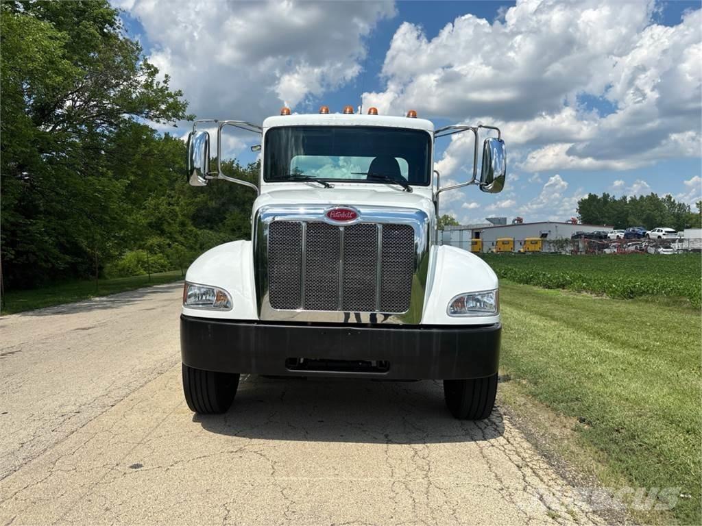Peterbilt 337 Šasija ar kabīni