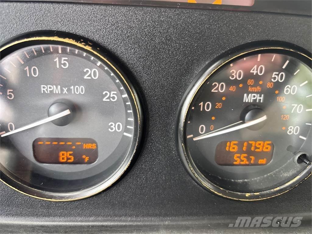 Peterbilt 337 Šasija ar kabīni