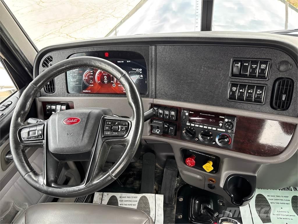 Peterbilt 389 Citi
