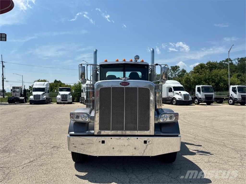 Peterbilt 389 Citi