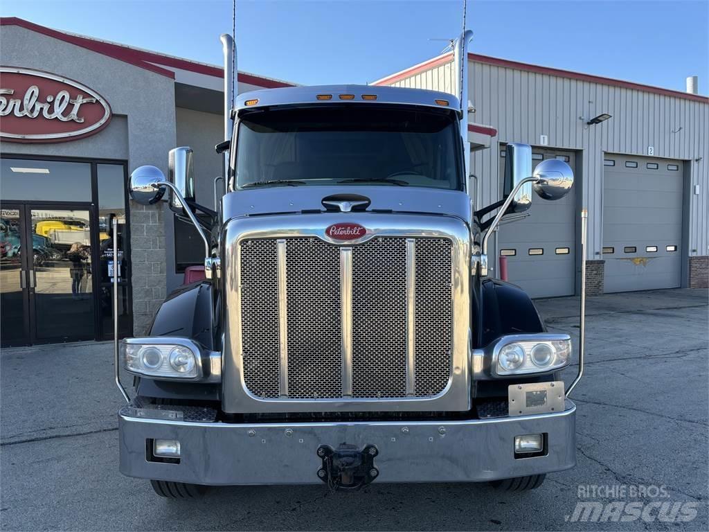 Peterbilt 567 Vilcēji