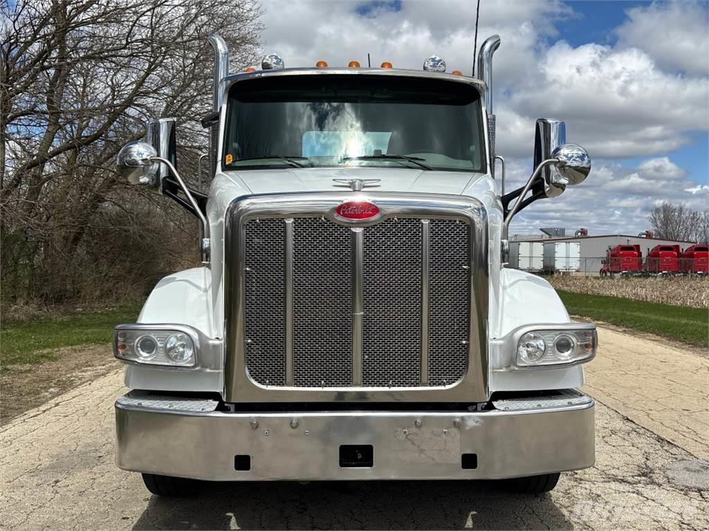 Peterbilt 567 Vilcēji